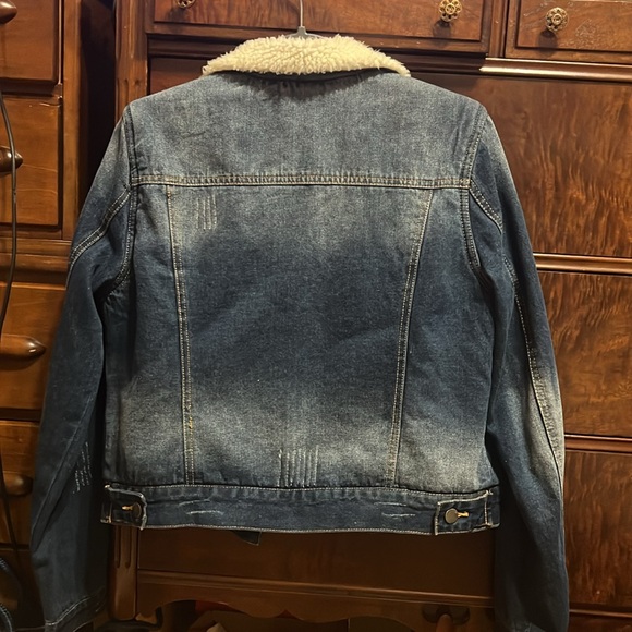 Fleece lined jean jacket. - Picture 5 of 5